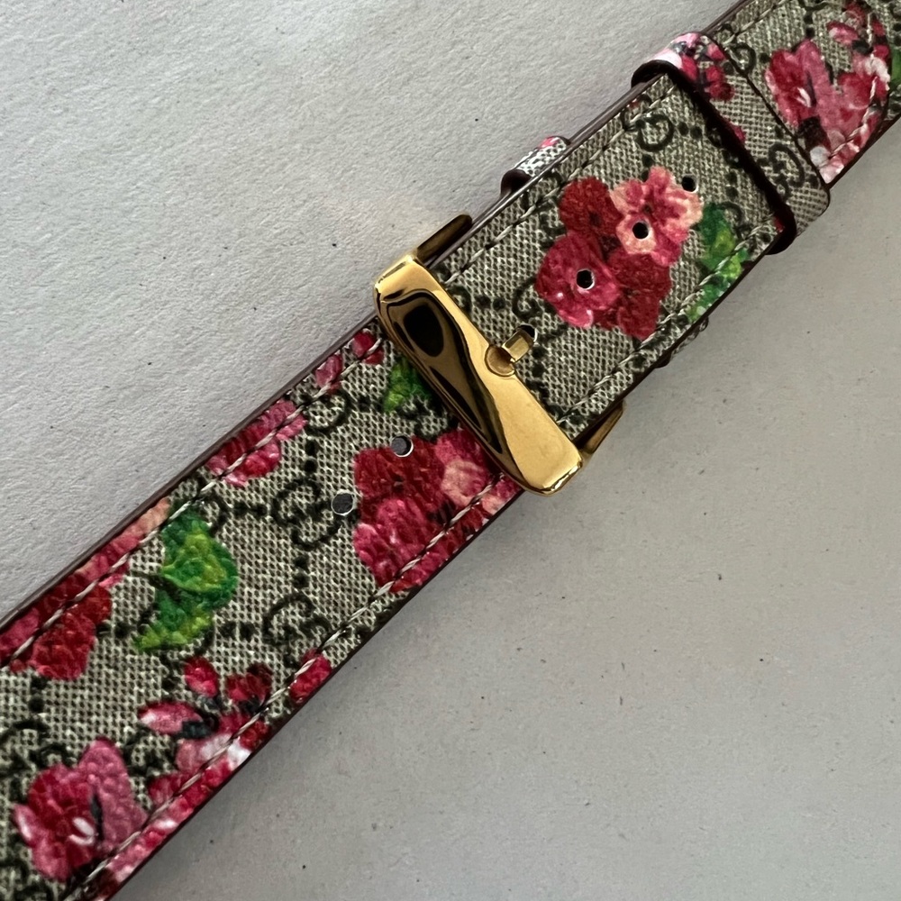 “Gucci” like hand made leather apple watch band.